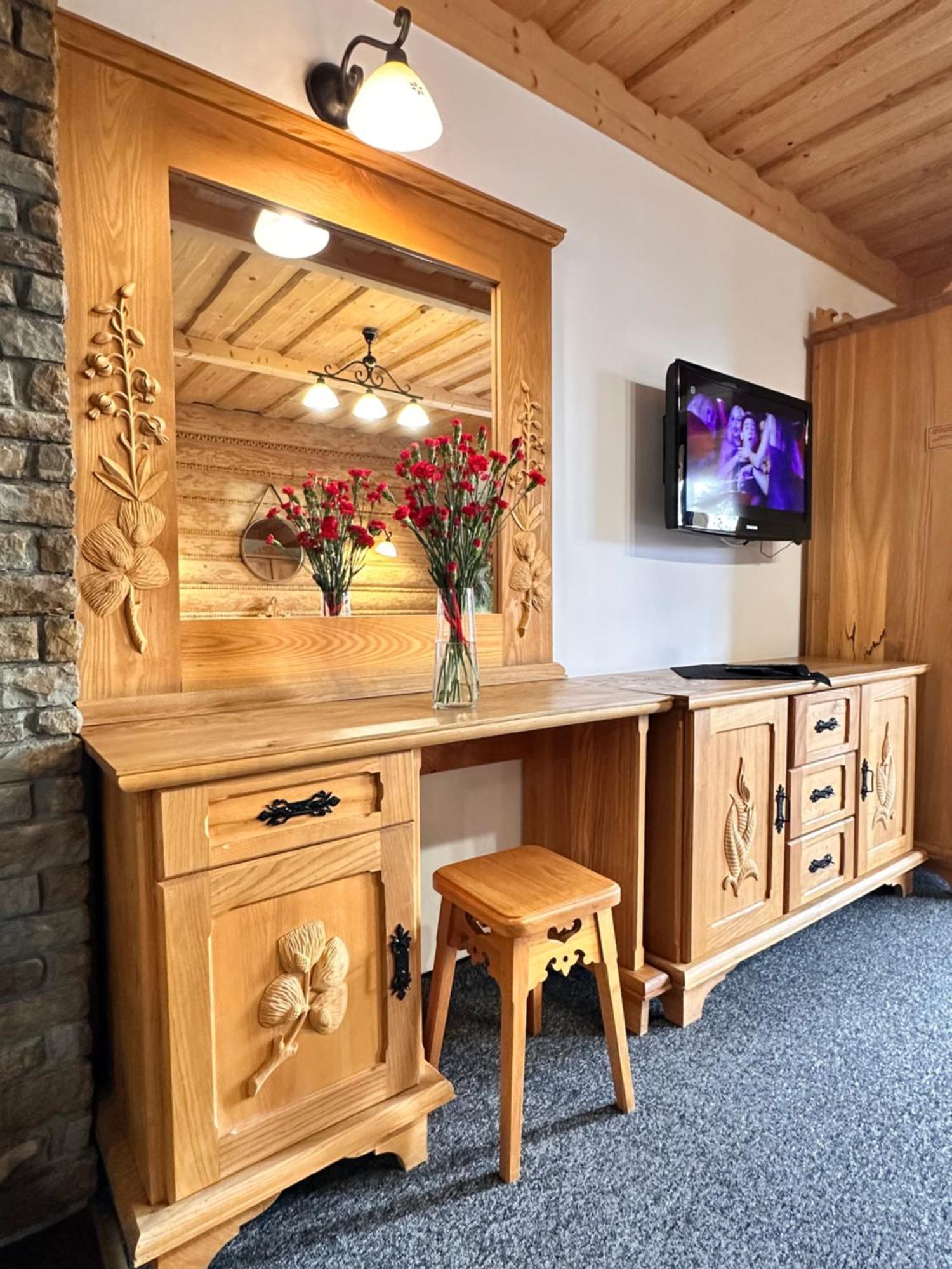 Apartamenty Z Widokiem Na Tatry Cztery Pory Roku Koscielisko Luaran gambar